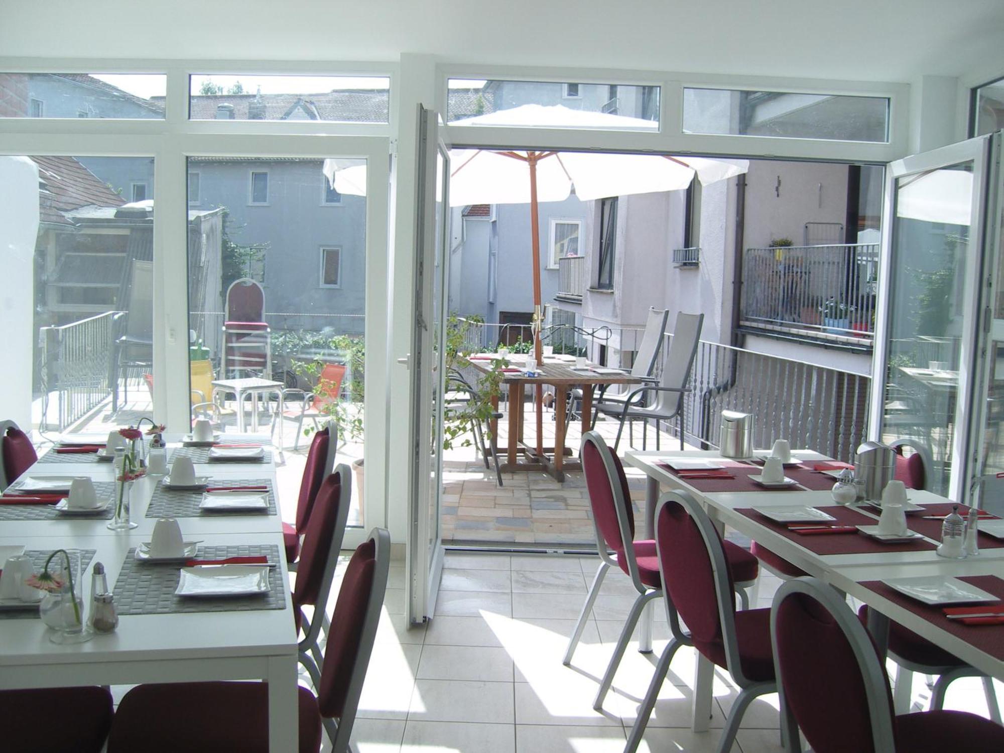 Zum Loewen Hotel Bad Homburg vor der Hoehe Luaran gambar