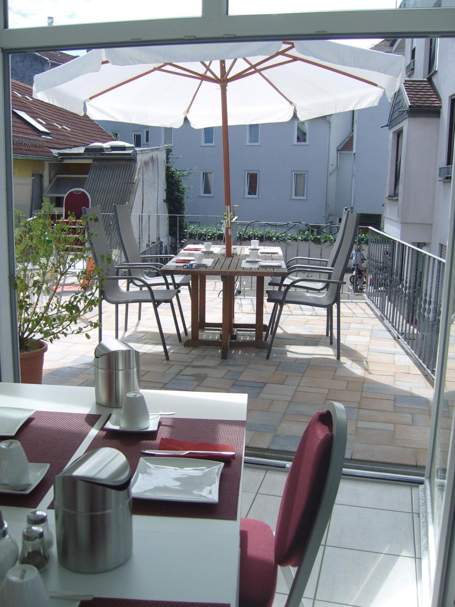 Zum Loewen Hotel Bad Homburg vor der Hoehe Luaran gambar