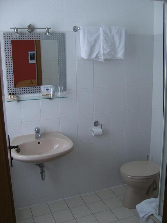 Zum Loewen Hotel Bad Homburg vor der Hoehe Luaran gambar