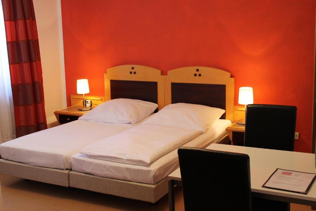 Zum Loewen Hotel Bad Homburg vor der Hoehe Bilik gambar