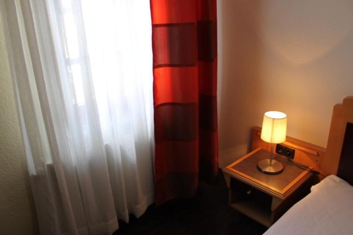 Zum Loewen Hotel Bad Homburg vor der Hoehe Luaran gambar